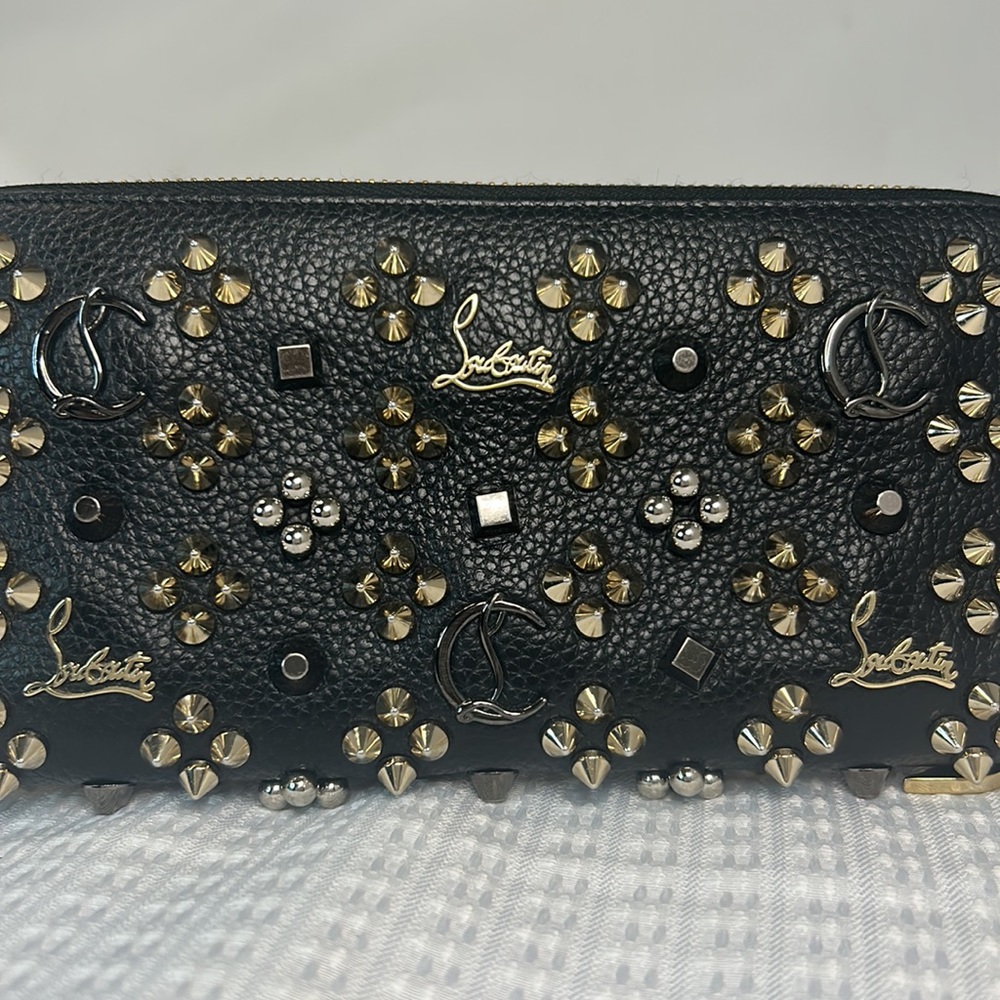 Christian Louboutin,Panettone wallet in Leather Loubinthesky Seville Spikes.